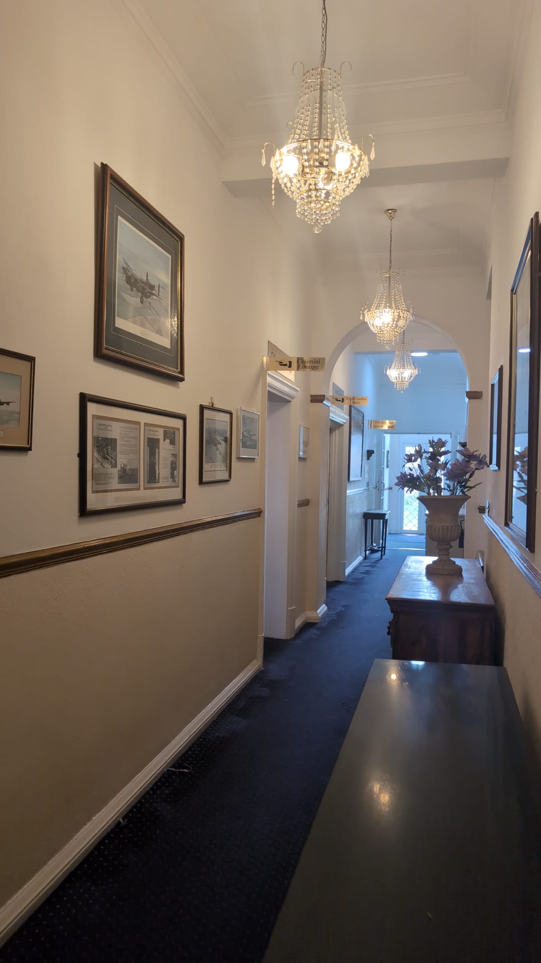 Hallway connecting the Colonial Lounge to the Royal Garden Suite