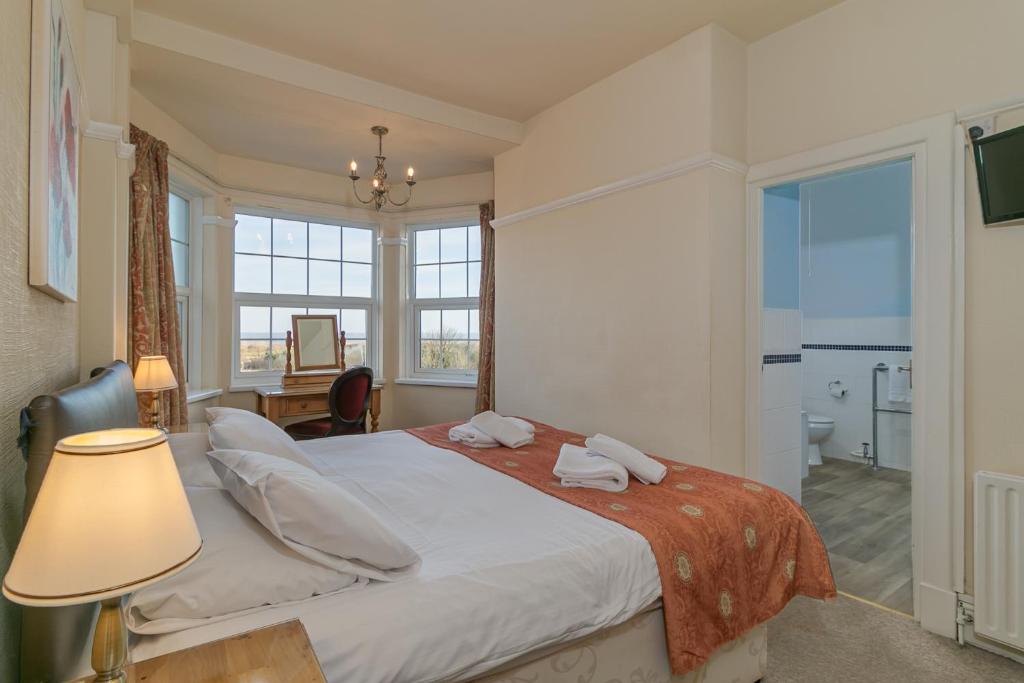 Deluxe Double Seaview room with bay window