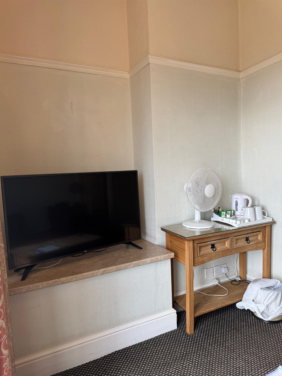 Guest room TV and tea tray
