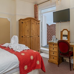 Deluxe Double Seaview, full room view